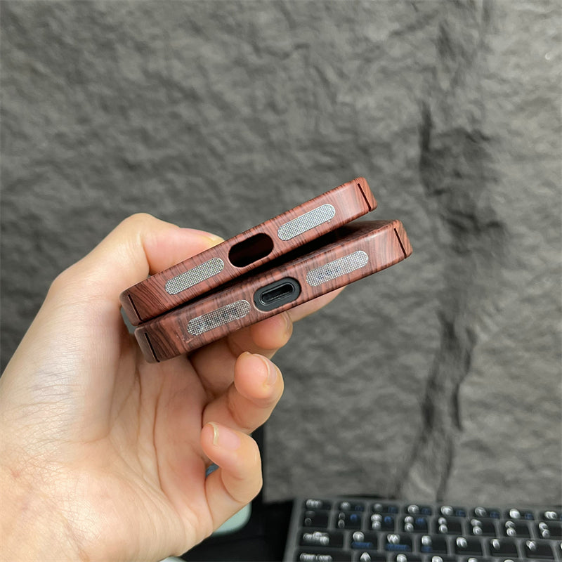 Wallnut™ Case - Lens Protection